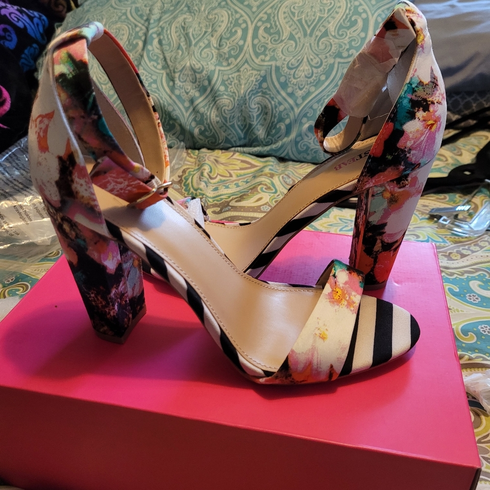 Just Fab Persefinee Floral-Multi Heels